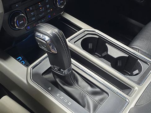 Used 2018 Ford F150 Lariat image 31