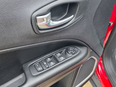 Used 2019 Jeep Compass Limited image 24