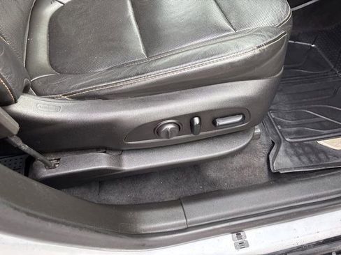 Used 2020 Chevrolet Traverse Premier image 45