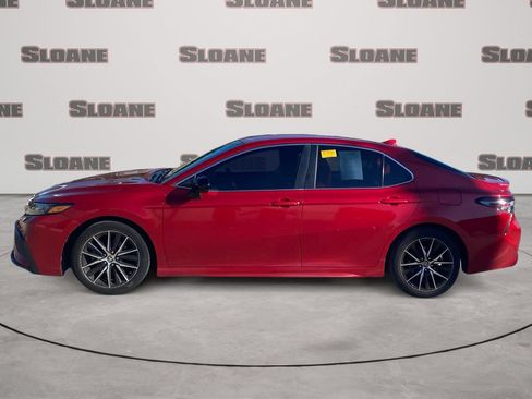 Used 2021 Toyota Camry SE FWD image 2