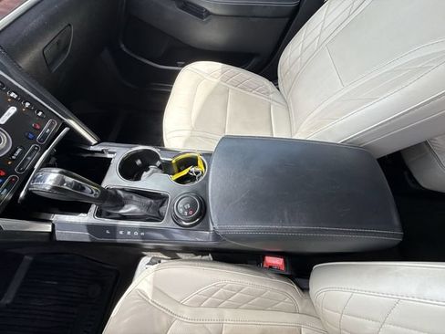 Used 2017 Ford Explorer Platinum AWD/4WD image 21