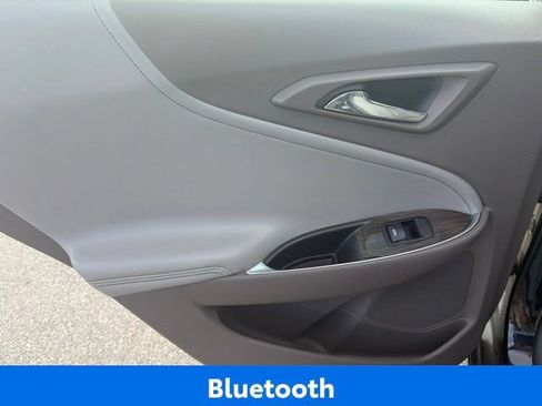 Used 2016 Chevrolet Malibu Premier w/ Driver Confidence Package II FWD image 9