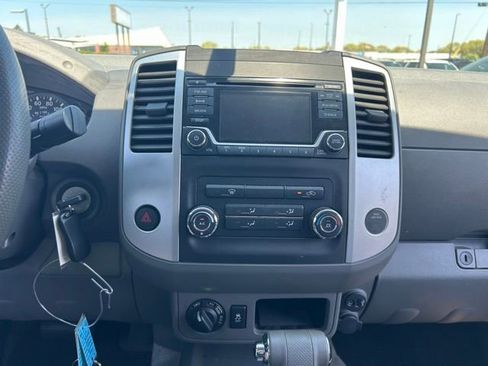 Used 2017 Nissan Frontier SV AWD/4WD image 19