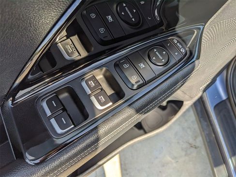 Used 2020 Kia Niro EX Premium image 20