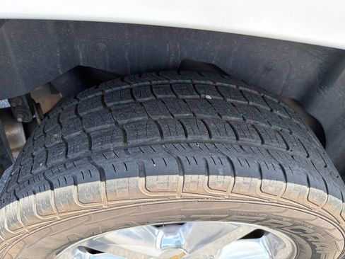 Used 2011 Chevrolet Tahoe LT AWD/4WD image 14