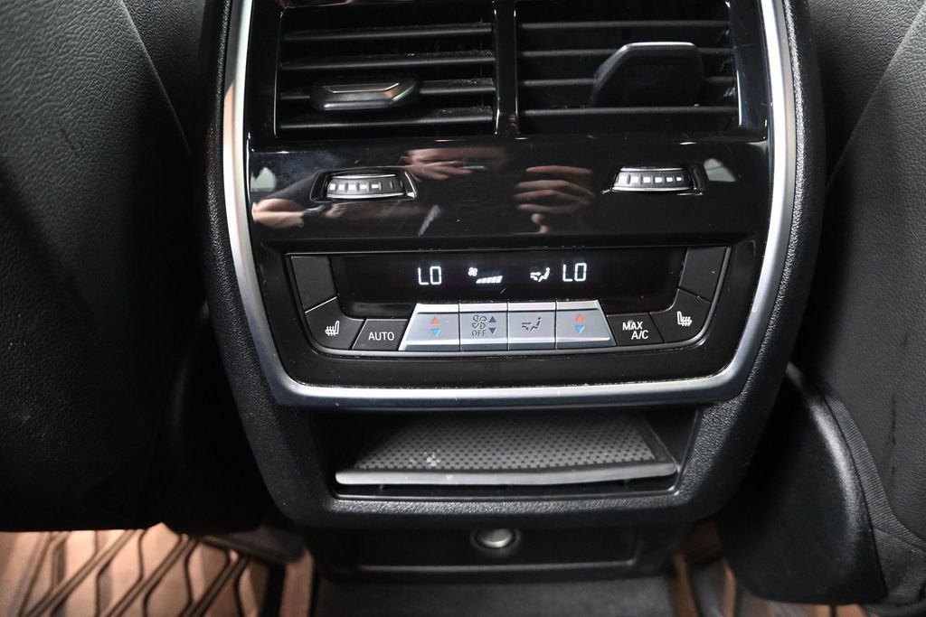 Used 2022 BMW X5 xDrive40i w/ Executive Package AWD/4WD image 29
