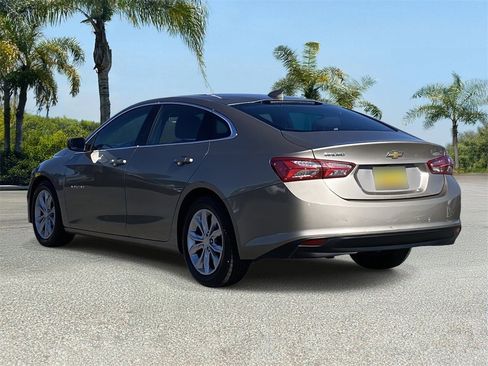 Used 2022 Chevrolet Malibu LT image 2