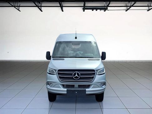 Used 2023 Mercedes-Benz Sprinter 3500 image 2