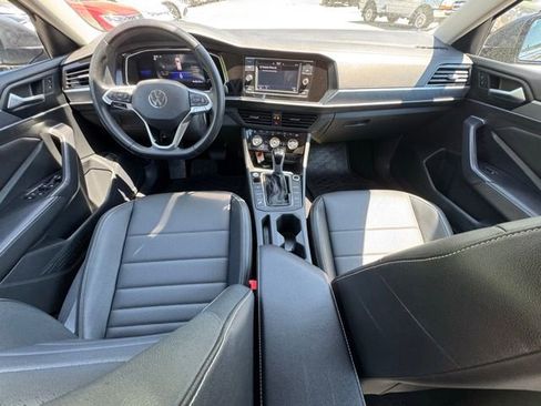 Used 2022 Volkswagen Jetta SE FWD image 12