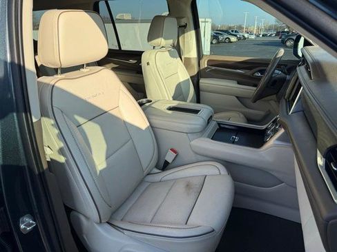 Used 2021 GMC Yukon Denali w/ Denali Premium Package image 41