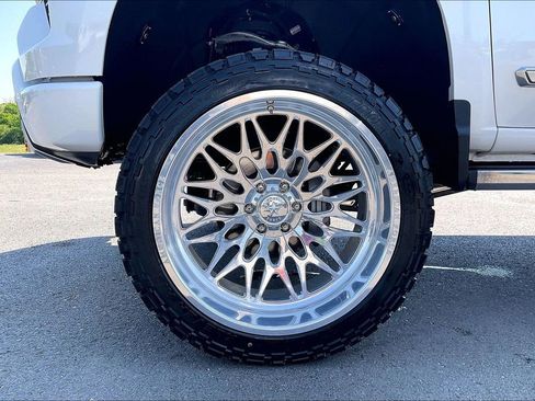 Used 2023 Chevrolet Silverado 1500 High Country w/ High Country Premium Package AWD/4WD image 36