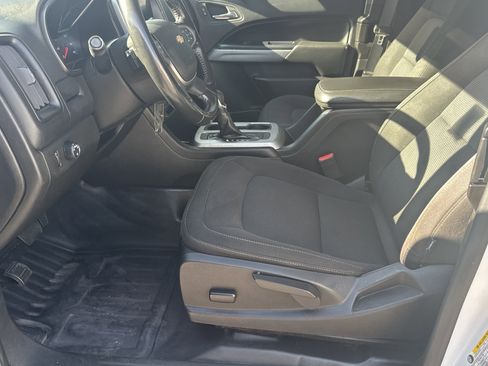 Used 2022 Chevrolet Colorado LT w/ Fleet Safety Package image 9