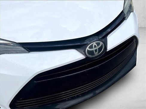 Used 2019 Toyota Corolla LE image 27