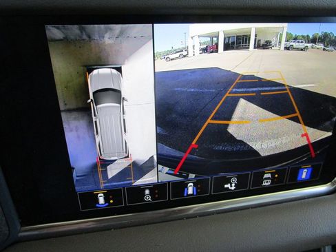 Used 2022 GMC Yukon XL Denali image 46