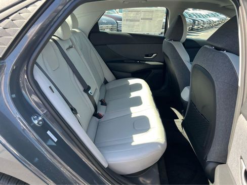 New 2026 Hyundai Elantra Limited FWD image 25