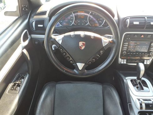 Used 2009 Porsche Cayenne GTS AWD/4WD image 5