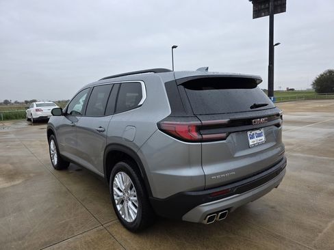 Used 2025 GMC Acadia Elevation w/ Elevation Premium Package image 6