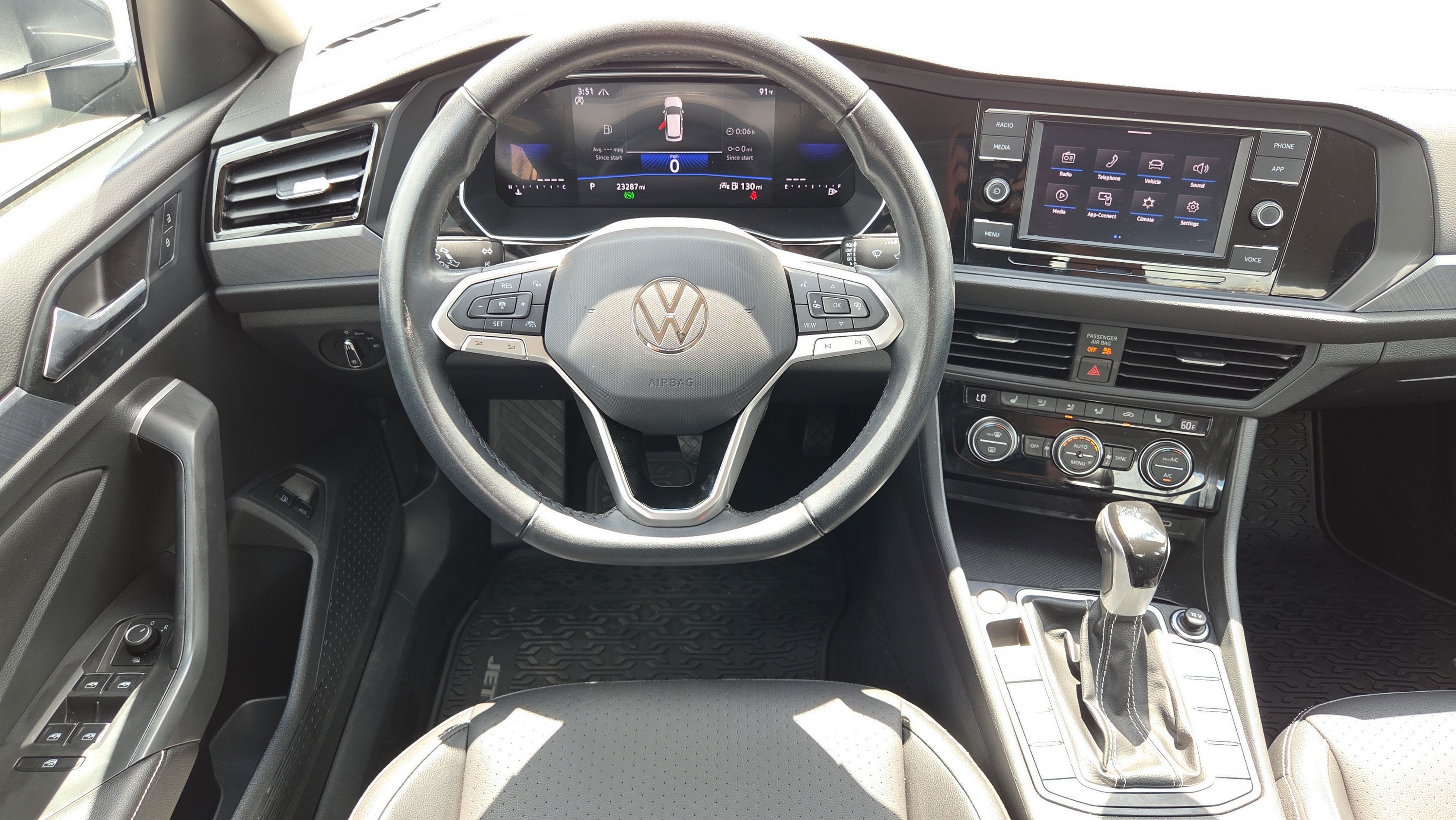 Used 2024 Volkswagen Jetta SE FWD image 11