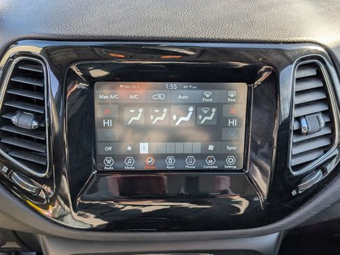 Used 2021 Jeep Compass Latitude w/ Sun and Sound Group image 28