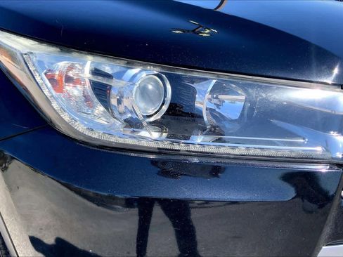 Used 2017 Toyota Highlander Limited image 27