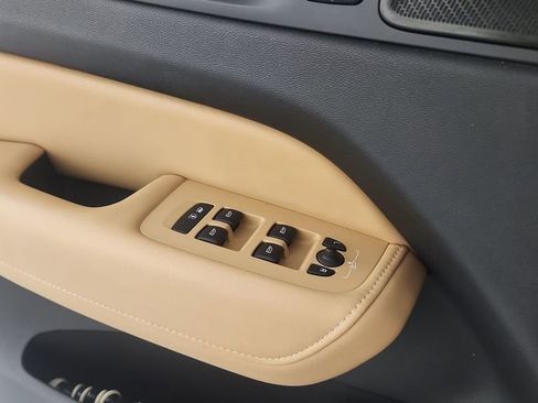 Used 2022 Volvo XC60 B6 Inscription w/ Advanced Package image 15