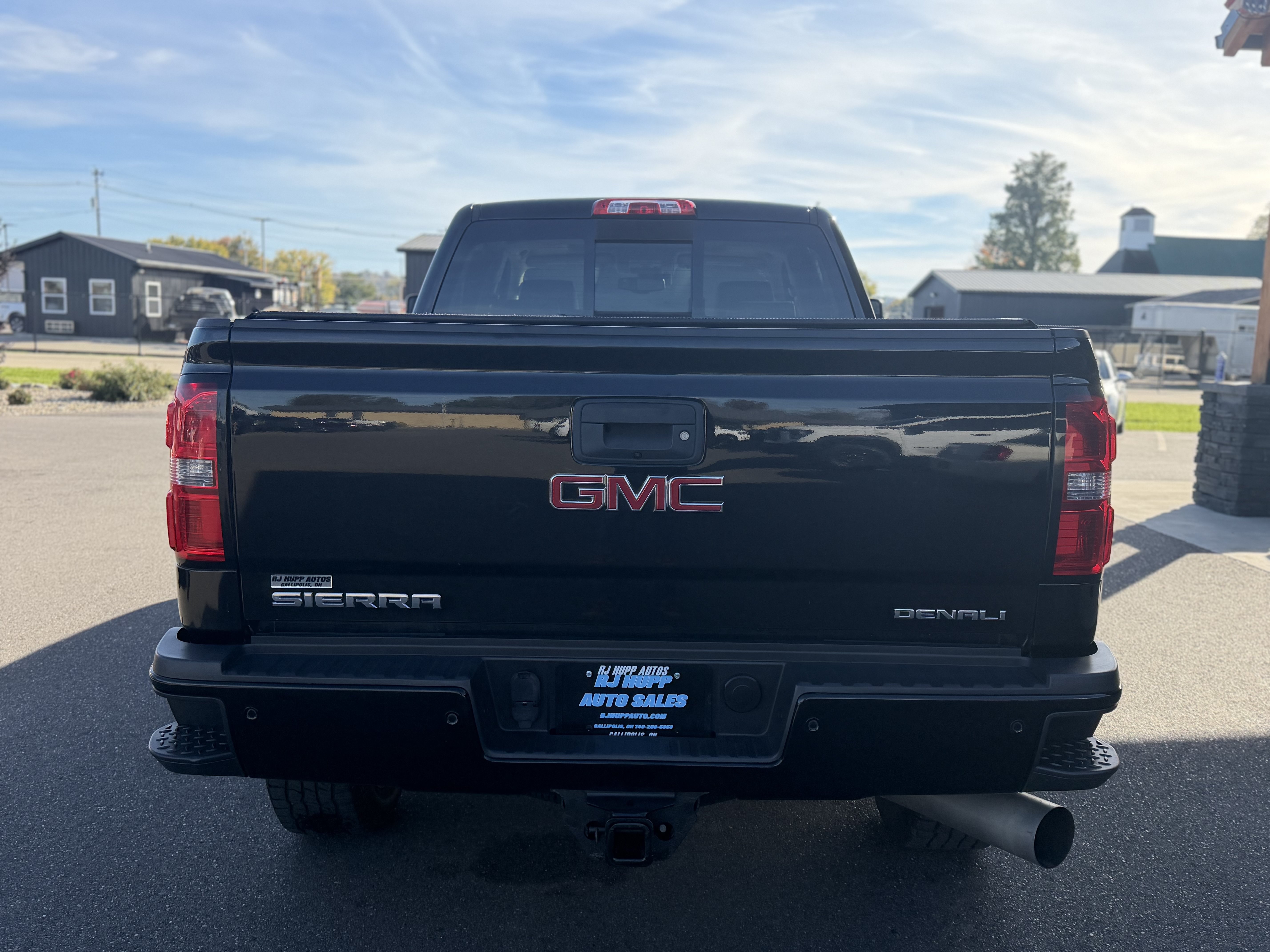 Used 2016 GMC Sierra 2500 Denali w/ Duramax Plus Package AWD/4WD image 5