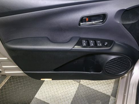 Used 2017 Toyota Prius Prime Premium image 38