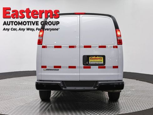 Used 2021 Chevrolet Express 2500 RWD image 6
