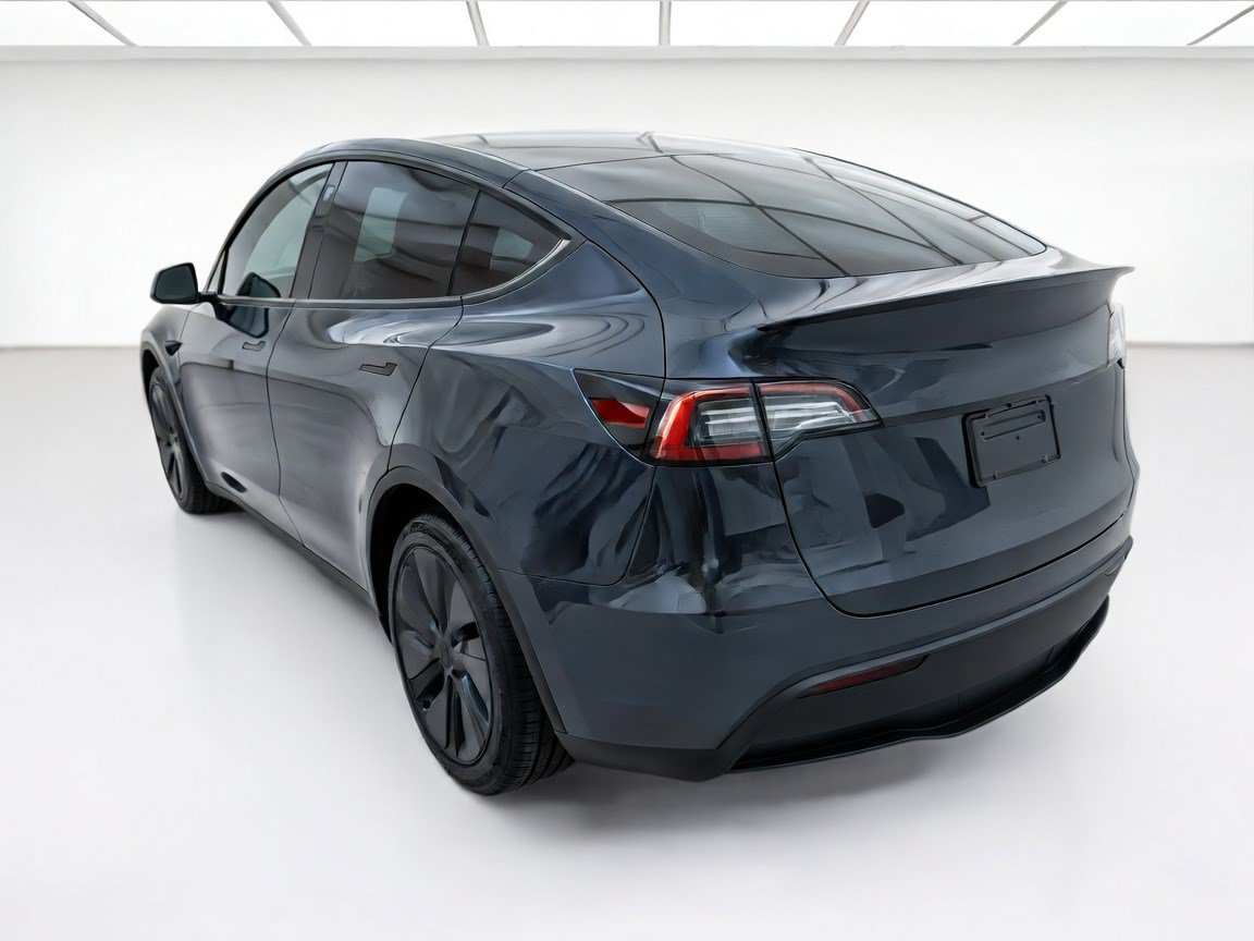 Used 2024 Tesla Model Y Long Range AWD/4WD image 6