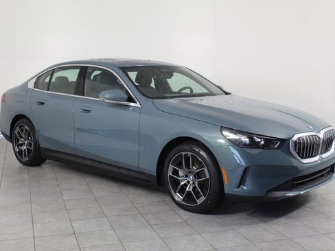 Used 2026 BMW i5 eDrive40 image 21