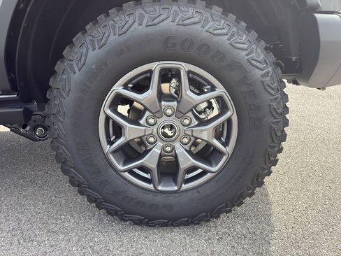 New 2025 Ford Bronco Badlands image 19