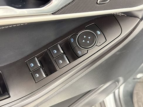 Used 2020 Ford Explorer XLT w/ Equipment Group 202A RWD image 13