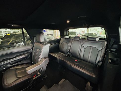Used 2024 Ford Expedition Limited AWD/4WD image 34