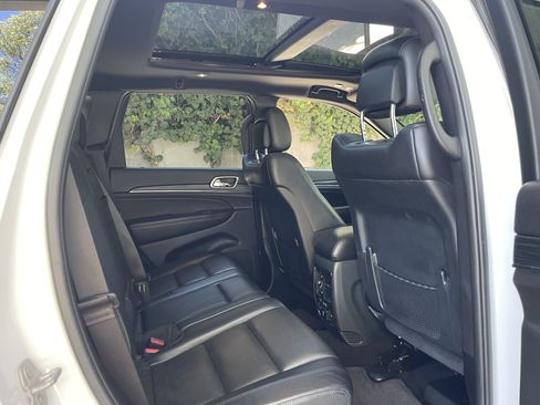 Used 2019 Jeep Grand Cherokee Limited w/ Luxury Group II RWD image 17