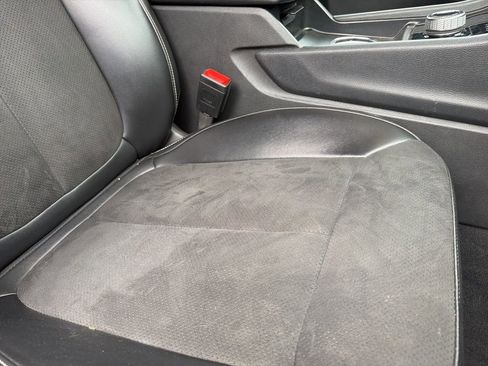 Used 2024 Jeep Grand Cherokee L Laredo image 15