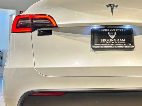 Used 2023 Tesla Model Y Long Range image 15