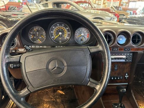 Used 1987 Mercedes-Benz 560 SL image 9