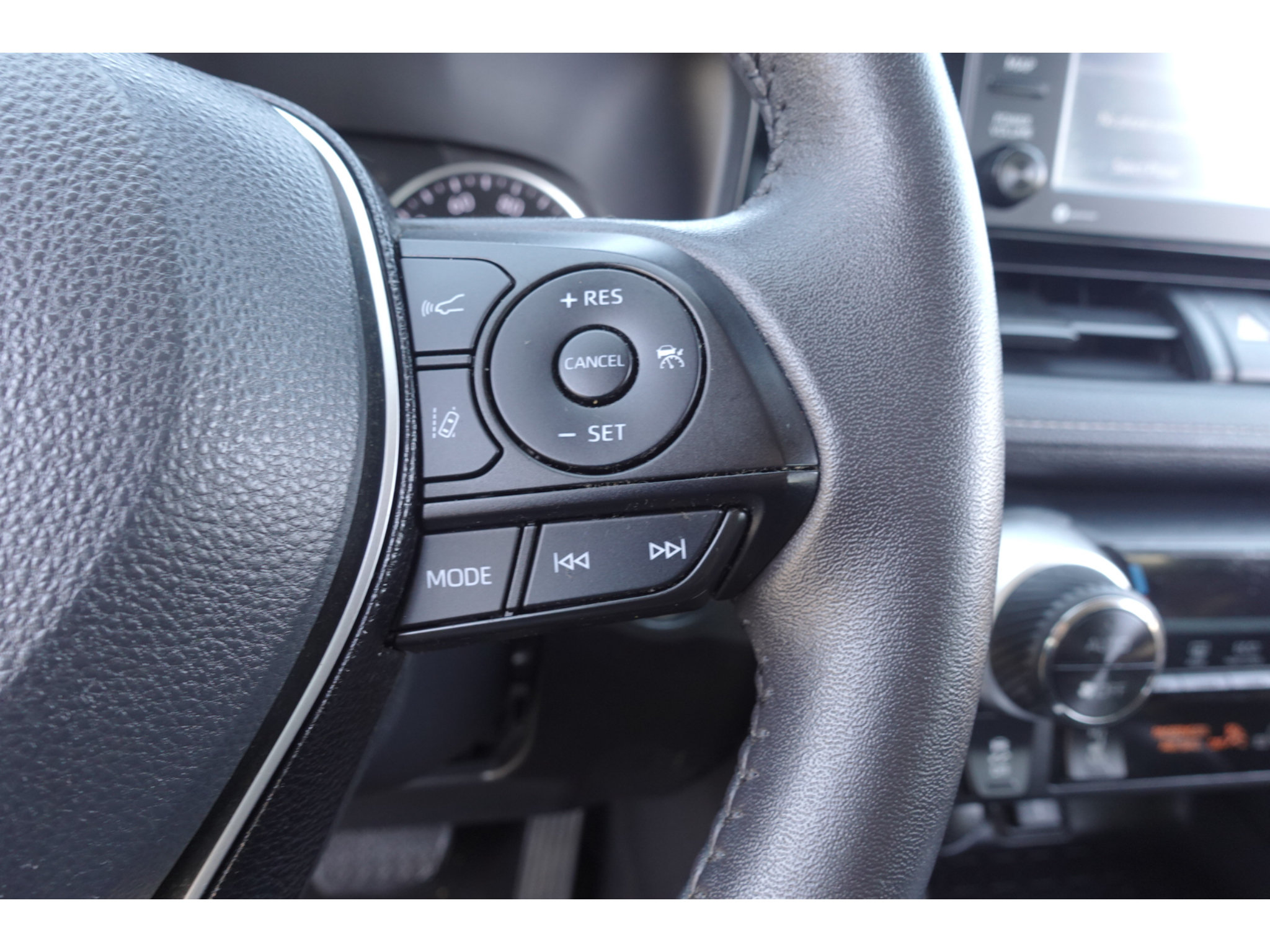 Used 2021 Toyota RAV4 XLE w/ XLE Grade Weather Package FWD image 16