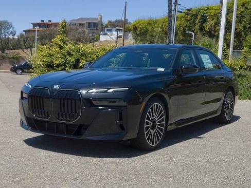 New 2026 BMW 740i w/ Premium Package RWD image 2