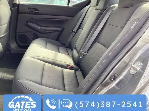 Used 2025 Nissan Altima 2.5 SV image 12