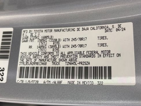 Used 2024 Toyota Tacoma SR5 AWD/4WD image 9
