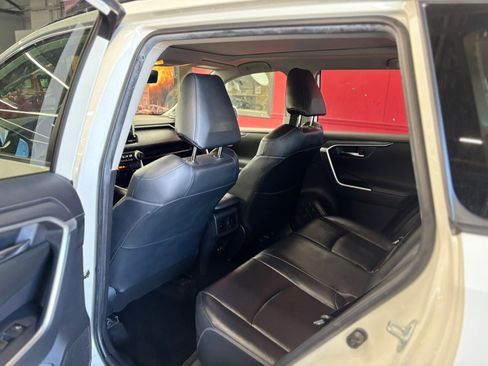 Used 2019 Toyota RAV4 Limited w/ Advanced Technology Package AWD/4WD image 12
