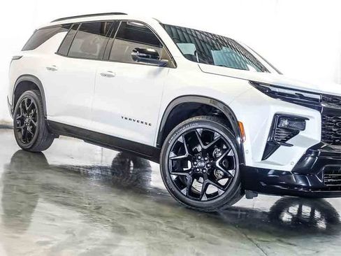 Certified 2024 Chevrolet Traverse RS w/ LPO, Floor Liner Package AWD/4WD image 5