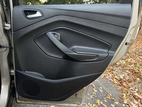 Used 2017 Ford Escape SE image 13