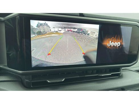 Used 2025 Jeep Wrangler Sahara w/ Safety Group image 16