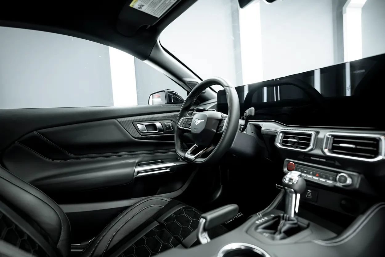 Used 2025 Ford Mustang GT Premium w/ GT Performance Package RWD image 2