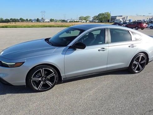 Certified 2025 Honda Accord Sport image 6