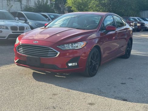 Used 2020 Ford Fusion SE w/ Equipment Group 151A image 4