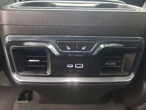 Used 2024 Chevrolet Silverado 1500 LTZ image 22
