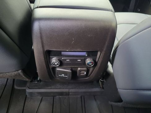 Used 2022 Buick Enclave Essence w/ Experience Buick Package FWD image 25